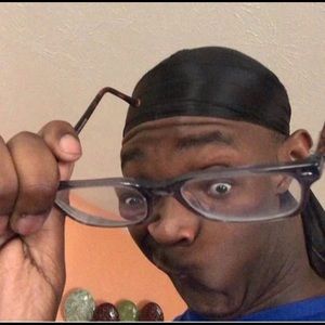 Meet your Posher, Dee